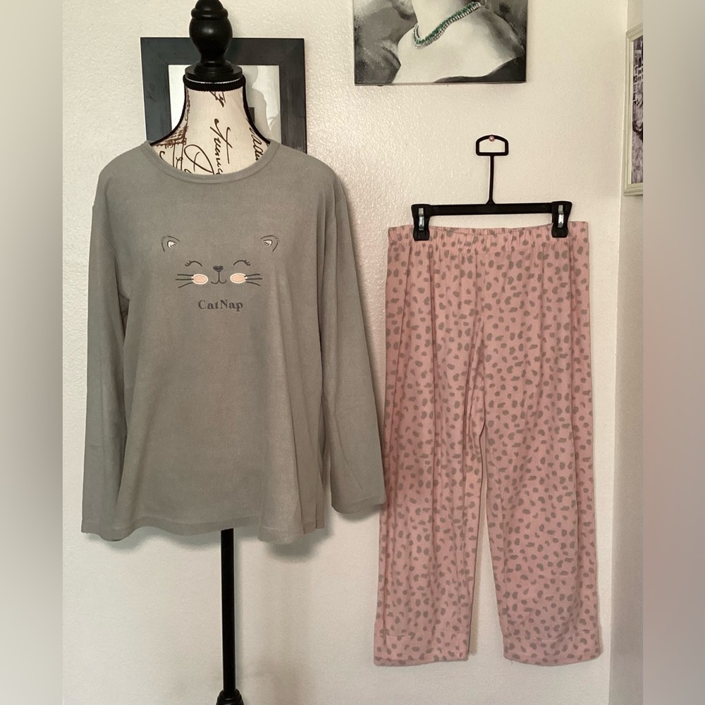 The Cozy Corner Fleece Pajama set Medium